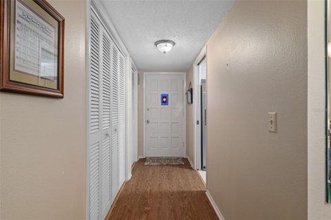 Condo in Clearwater, Florida, 2 bedrooms  № 1900812 - photo 9
