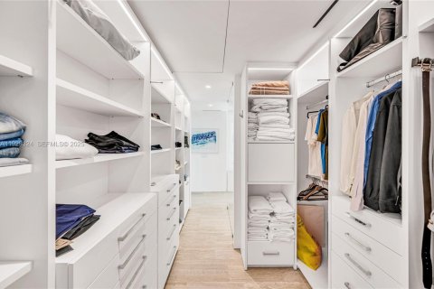 Condo in Surfside, Florida, 2 bedrooms  № 2041147 - photo 8