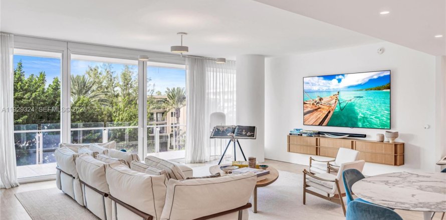 Condo in Surfside, Florida, 2 bedrooms  № 2041147