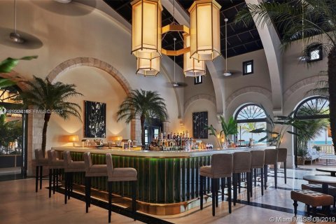 Condo in Surfside, Florida, 2 bedrooms  № 2041147 - photo 23