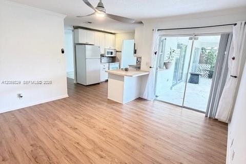 House in Margate, Florida 4 bedrooms, 151.34 sq.m. № 2264251 - photo 6