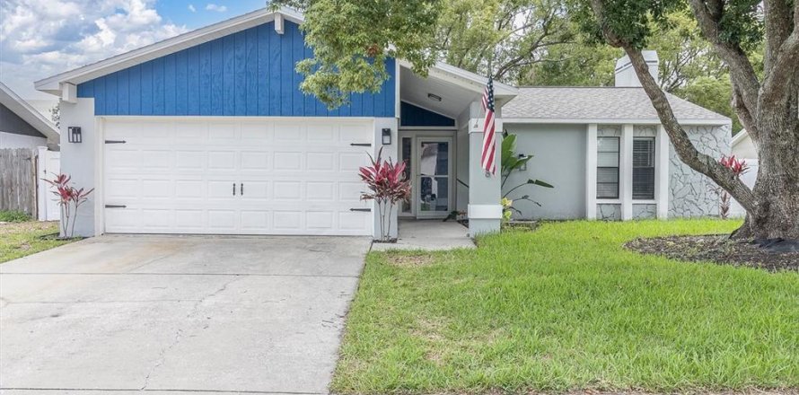House in Port Richey, Florida 2 bedrooms, 98.85 sq.m. № 2396346