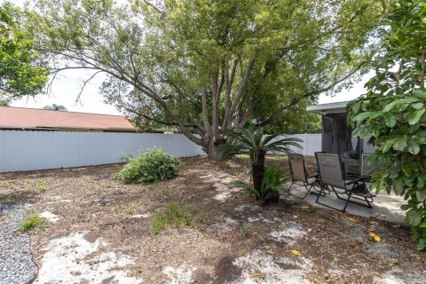 House in Port Richey, Florida 2 bedrooms, 98.85 sq.m. № 2396346 - photo 24