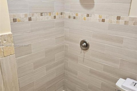 Immobilier commercial à louer à Palmetto Bay, Floride: 27.87 m2 № 2024175 - photo 4