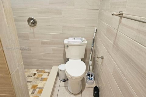 Immobilier commercial à louer à Palmetto Bay, Floride: 27.87 m2 № 2024175 - photo 5