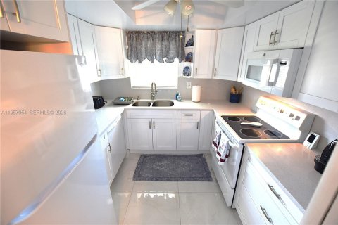 Casa en alquiler en West Palm Beach, Florida, 2 dormitorios, 84.54 m2 № 2011841 - foto 21