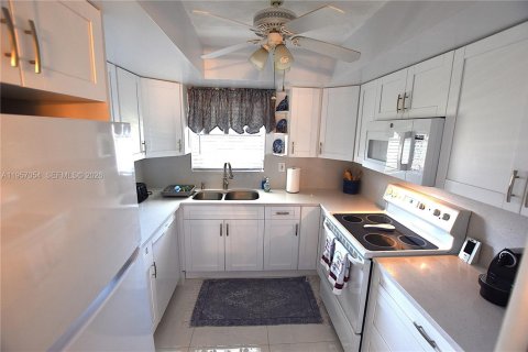 Casa en alquiler en West Palm Beach, Florida, 2 dormitorios, 84.54 m2 № 2011841 - foto 3