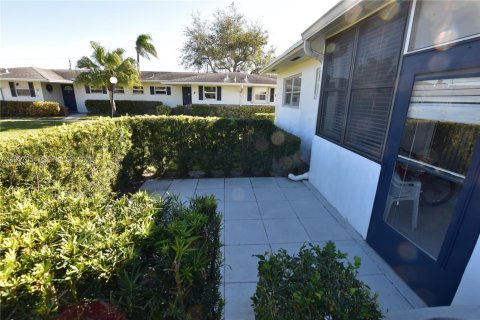 Casa en alquiler en West Palm Beach, Florida, 2 dormitorios, 84.54 m2 № 2011841 - foto 19