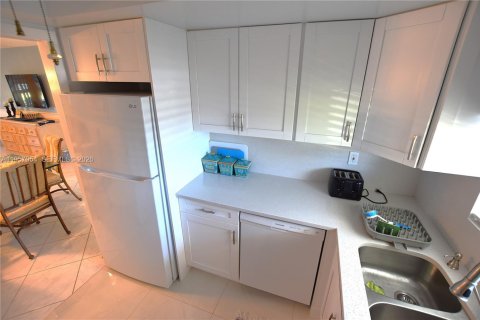 Casa en alquiler en West Palm Beach, Florida, 2 dormitorios, 84.54 m2 № 2011841 - foto 4