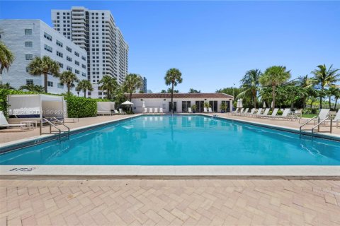 Copropriété à louer à Miami Beach, Floride: 1 chambre, 92.34 m2 № 2241613 - photo 21