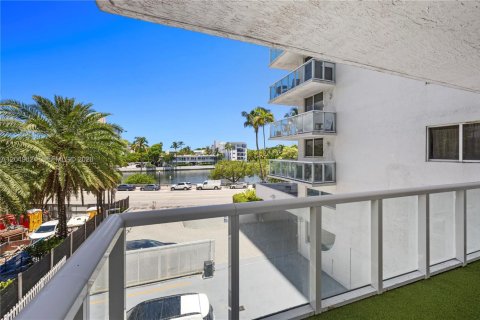 Copropriété à louer à Miami Beach, Floride: 1 chambre, 92.34 m2 № 2241613 - photo 16
