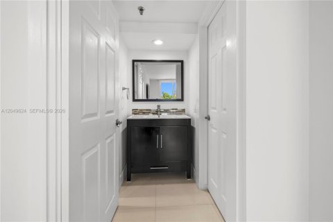 Copropriété à louer à Miami Beach, Floride: 1 chambre, 92.34 m2 № 2241613 - photo 12