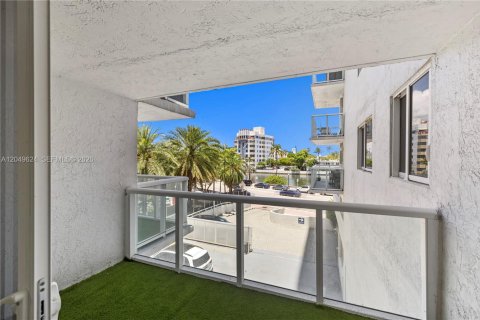 Copropriété à louer à Miami Beach, Floride: 1 chambre, 92.34 m2 № 2241613 - photo 18