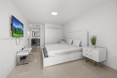 Copropriété à louer à Miami Beach, Floride: 1 chambre, 92.34 m2 № 2241613 - photo 15