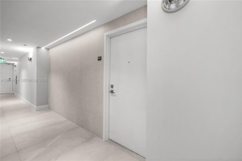 Copropriété à louer à Miami Beach, Floride: 1 chambre, 92.34 m2 № 2241613 - photo 3