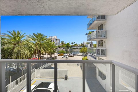 Copropriété à louer à Miami Beach, Floride: 1 chambre, 92.34 m2 № 2241613 - photo 17