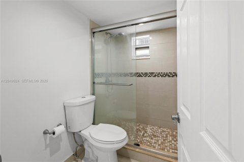 Copropriété à louer à Miami Beach, Floride: 1 chambre, 92.34 m2 № 2241613 - photo 11