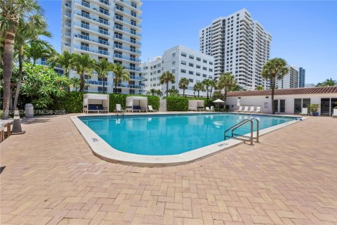 Copropriété à louer à Miami Beach, Floride: 1 chambre, 92.34 m2 № 2241613 - photo 22