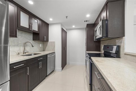 Copropriété à louer à Miami Beach, Floride: 1 chambre, 92.34 m2 № 2241613 - photo 2