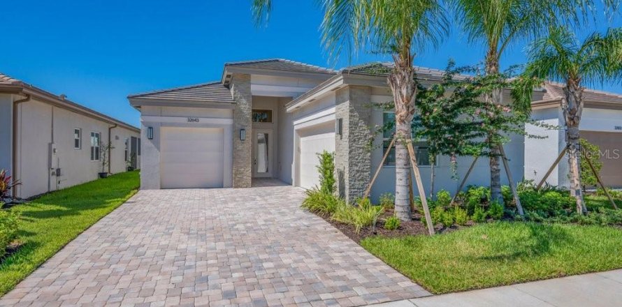 Villa ou maison à Wesley Chapel, Floride 3 chambres, 229.84 m2 № 2416884