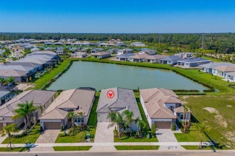 Villa ou maison à vendre à Wesley Chapel, Floride: 3 chambres, 229.84 m2 № 2416884 - photo 2