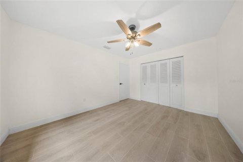 House in Valrico, Florida 3 bedrooms, 138.8 sq.m. № 2230663 - photo 20