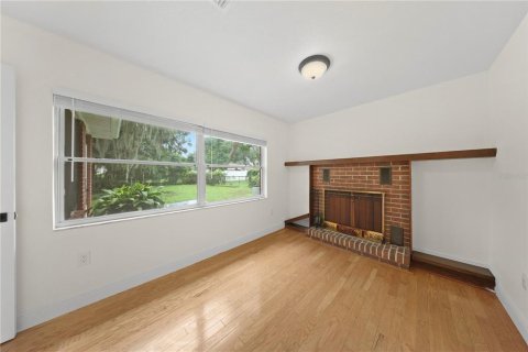 House in Valrico, Florida 3 bedrooms, 138.8 sq.m. № 2230663 - photo 13