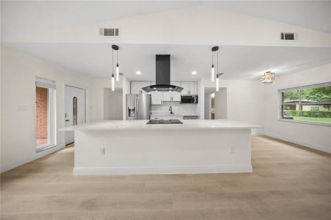 House in Valrico, Florida 3 bedrooms, 138.8 sq.m. № 2230663 - photo 6