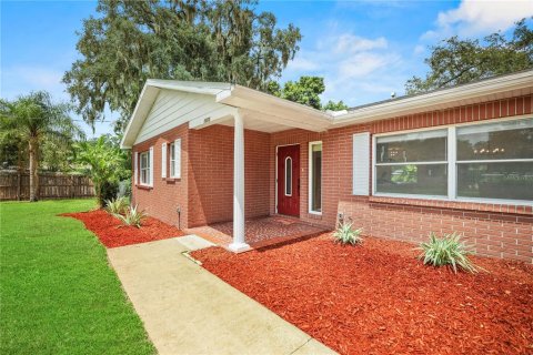 House in Valrico, Florida 3 bedrooms, 138.8 sq.m. № 2230663 - photo 4