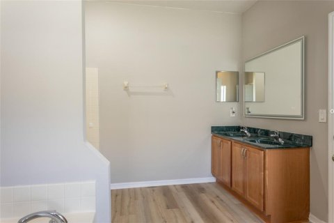 House in Palm Coast, Florida 4 bedrooms, 207.64 sq.m. № 1908158 - photo 14