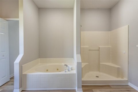 House in Palm Coast, Florida 4 bedrooms, 207.64 sq.m. № 1908158 - photo 17