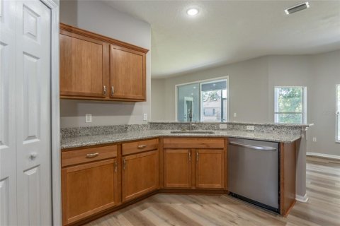 House in Palm Coast, Florida 4 bedrooms, 207.64 sq.m. № 1908158 - photo 3