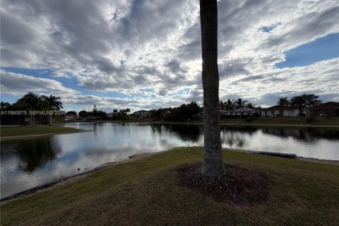 Casa en alquiler en Miami, Florida, 4 dormitorios, 222.5 m2 № 2027105 - foto 7