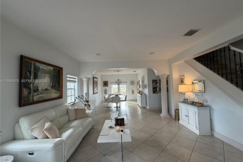 Casa en alquiler en Miami, Florida, 4 dormitorios, 222.5 m2 № 2027105 - foto 8