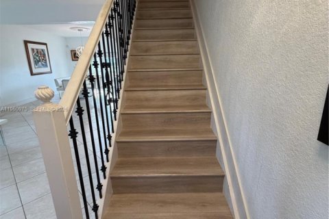 Casa en alquiler en Miami, Florida, 4 dormitorios, 222.5 m2 № 2027105 - foto 19