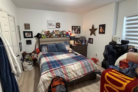 Casa en alquiler en Miami, Florida, 4 dormitorios, 222.5 m2 № 2027105 - foto 21