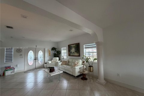 Casa en alquiler en Miami, Florida, 4 dormitorios, 222.5 m2 № 2027105 - foto 10