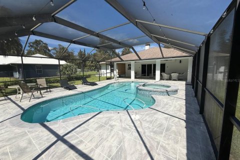 House in Naples, Florida 4 bedrooms, 168.52 sq.m. № 2429357