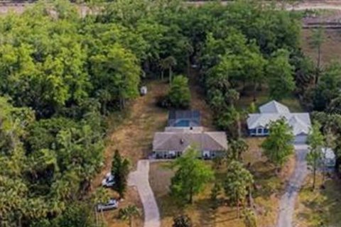 House in Naples, Florida 4 bedrooms, 168.52 sq.m. № 2429357 - photo 18