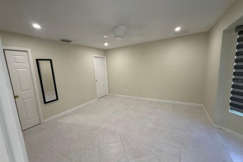 House in Naples, Florida 4 bedrooms, 168.52 sq.m. № 2429357 - photo 3