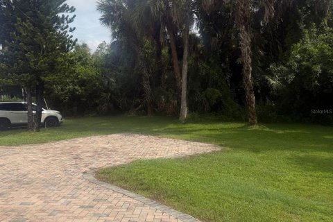 House in Naples, Florida 4 bedrooms, 168.52 sq.m. № 2429357 - photo 15