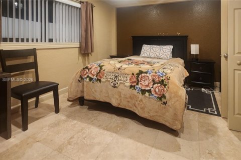 Снять в аренду виллу или дом в Холливуд, Флорида 1 спальня, № 1999912 - фото 2