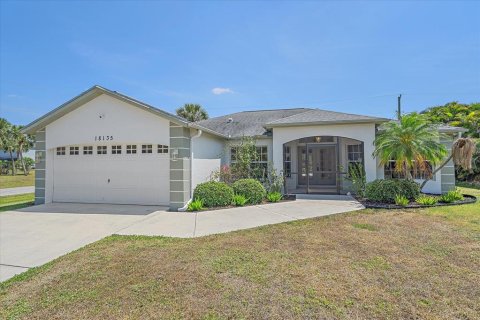House in Port Charlotte, Florida 3 bedrooms, 155.05 sq.m. № 1732359 - photo 1