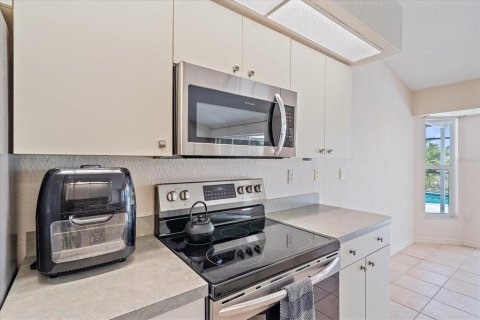 House in Port Charlotte, Florida 3 bedrooms, 155.05 sq.m. № 1732359 - photo 6