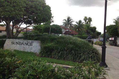 Villa ou maison à louer à Miami, Floride: 4 chambres, 190.45 m2 № 2011662 - photo 2