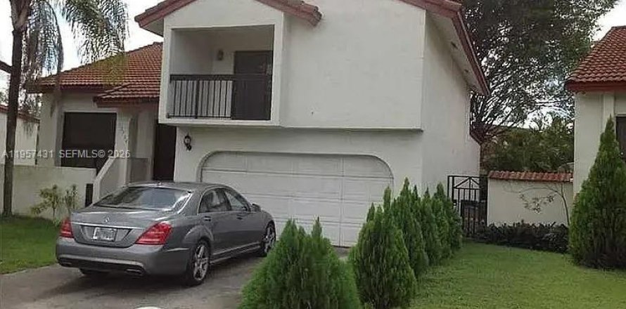 Villa ou maison à Miami, Floride 4 chambres, 190.45 m2 № 2011662