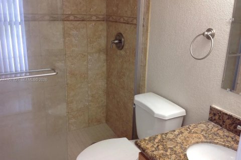 Villa ou maison à louer à Miami, Floride: 4 chambres, 190.45 m2 № 2011662 - photo 7