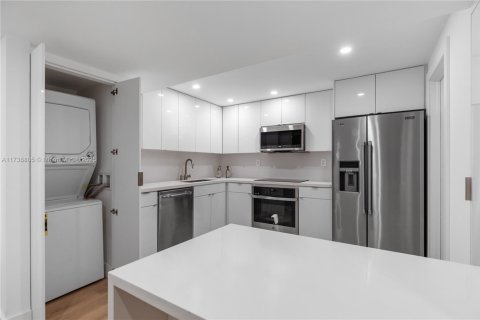 Купить кондоминиум в Майами, Флорида 2 спальни, 158.58м2, № 1960873 - фото 20