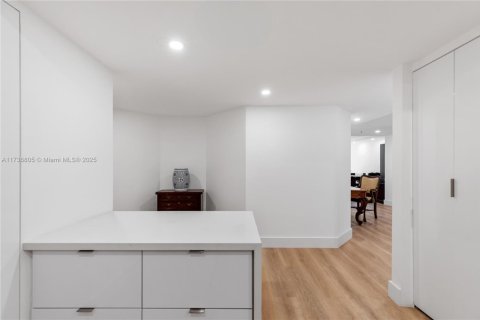 Купить кондоминиум в Майами, Флорида 2 спальни, 158.58м2, № 1960873 - фото 23