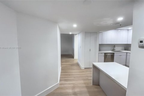 Купить кондоминиум в Майами, Флорида 2 спальни, 158.58м2, № 1960873 - фото 18